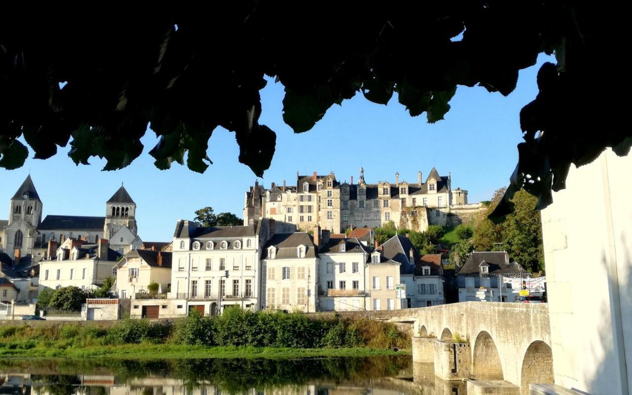 Au Pied Du Chateau Сент-Эньян Экстерьер фото